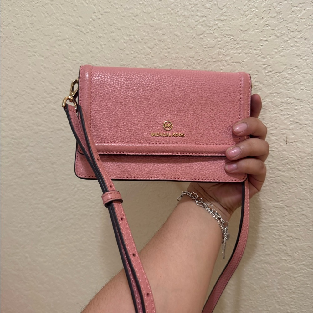 Great condition perfect for concerts and games pink